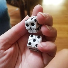 Load image into Gallery viewer, Skull Dice
